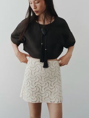 H&M Cream Crochet beaded  Mini Skirt size M NWT